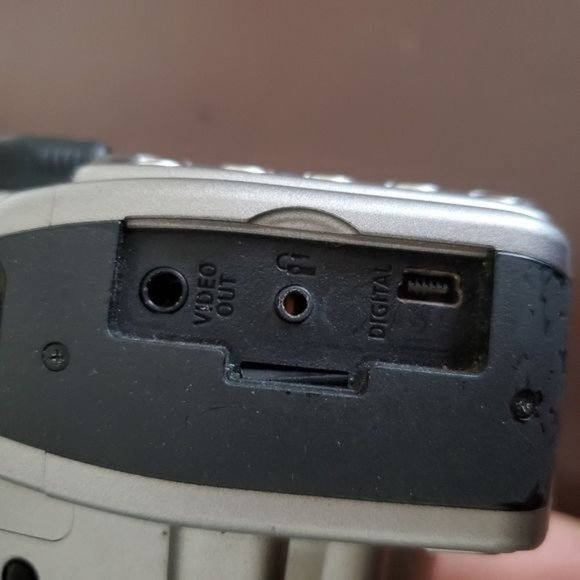 Canon EOS Digital Rebel XT EFS 18-55 mm - Picture 11 of 14